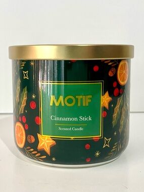 MOTIF Cinnamon Stick‎ Scented Candle - Green & Gold